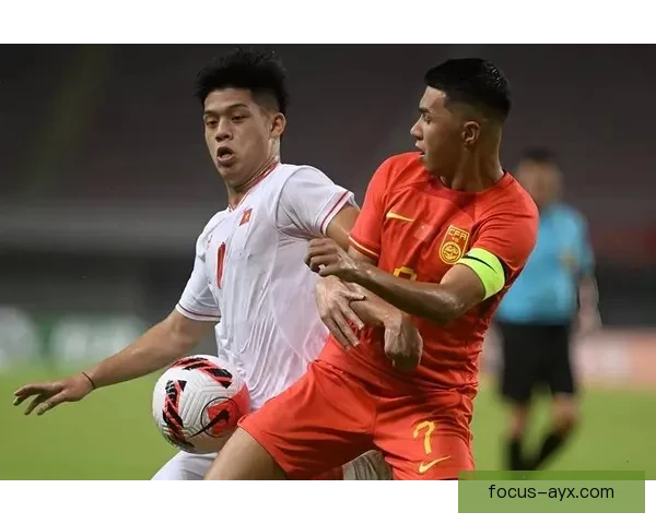 国足备战亚洲杯全力冲刺新赛季战术调整引发球迷热议 国足备战亚洲杯全力冲刺新赛季战术调整引发球迷热议